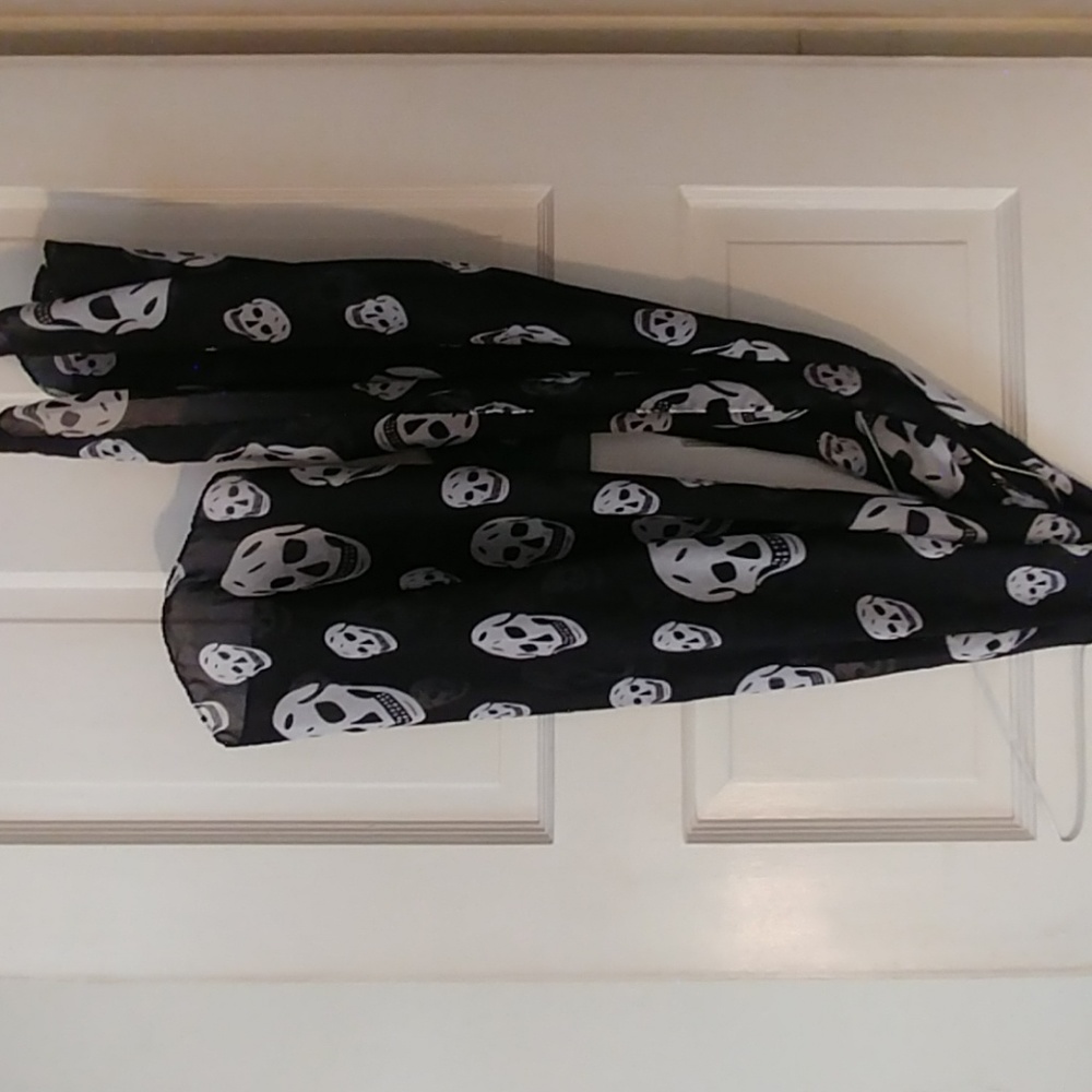 Skull Scarf - Picture 2 of 2